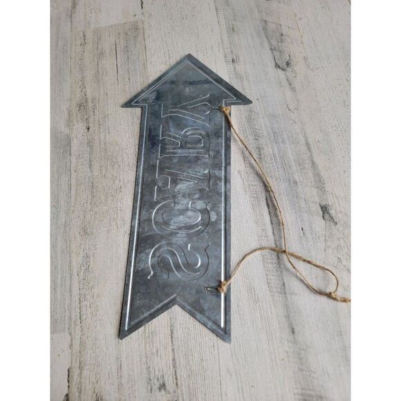 Scary tin Arrow sign Halloween haunted house - Picture 8 of 8